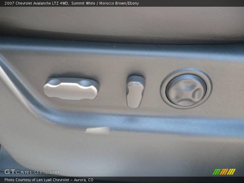 Summit White / Morocco Brown/Ebony 2007 Chevrolet Avalanche LTZ 4WD