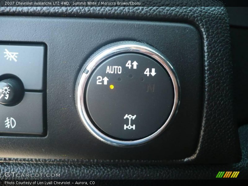 Summit White / Morocco Brown/Ebony 2007 Chevrolet Avalanche LTZ 4WD
