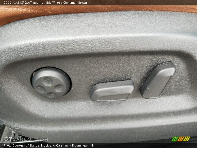 Ibis White / Cinnamon Brown 2011 Audi Q5 2.0T quattro