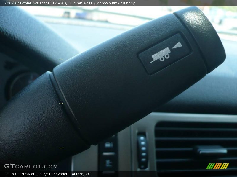 Summit White / Morocco Brown/Ebony 2007 Chevrolet Avalanche LTZ 4WD