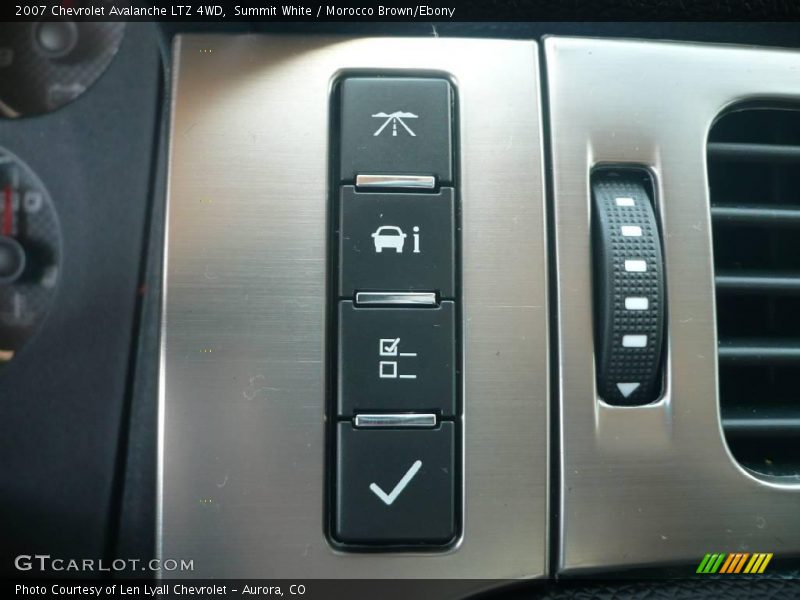 Summit White / Morocco Brown/Ebony 2007 Chevrolet Avalanche LTZ 4WD