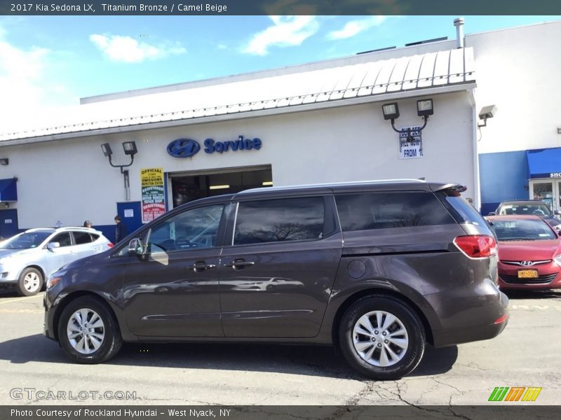 Titanium Bronze / Camel Beige 2017 Kia Sedona LX