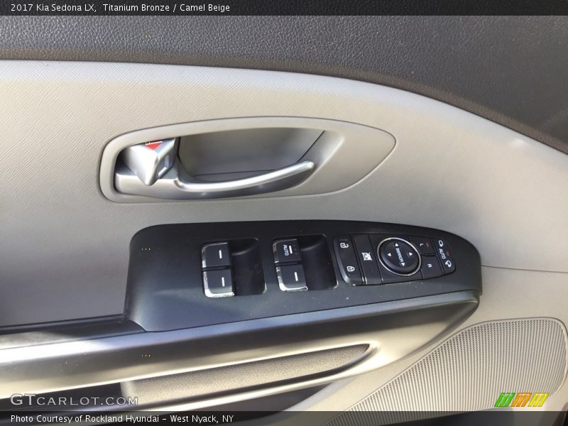 Titanium Bronze / Camel Beige 2017 Kia Sedona LX