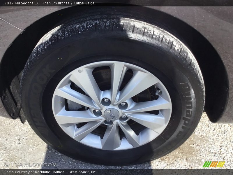 Titanium Bronze / Camel Beige 2017 Kia Sedona LX
