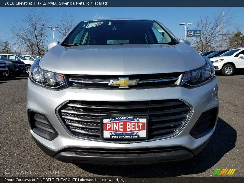 Silver Ice Metallic / Jet Black 2018 Chevrolet Trax LS AWD