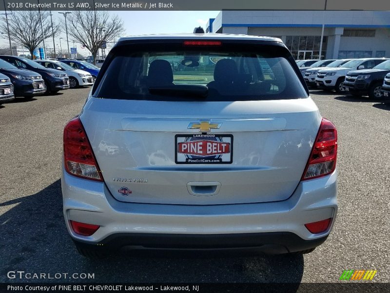 Silver Ice Metallic / Jet Black 2018 Chevrolet Trax LS AWD