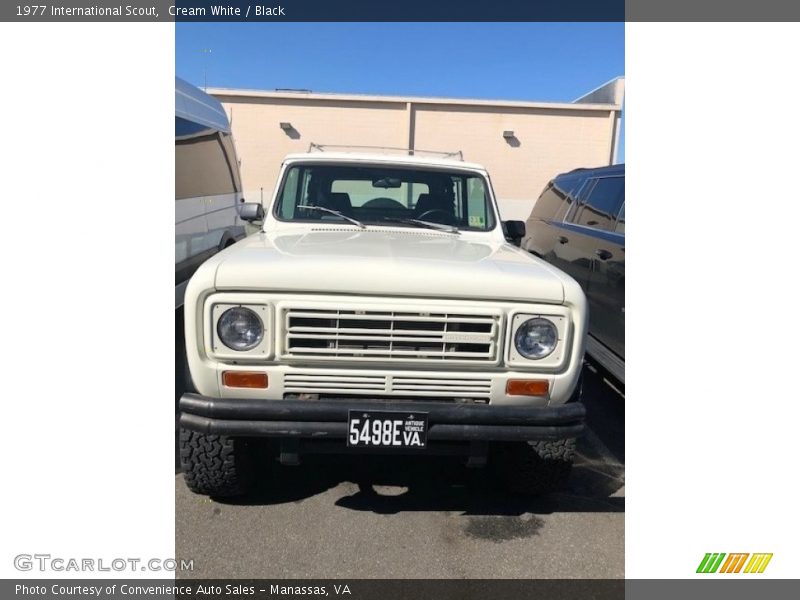 Cream White / Black 1977 International Scout