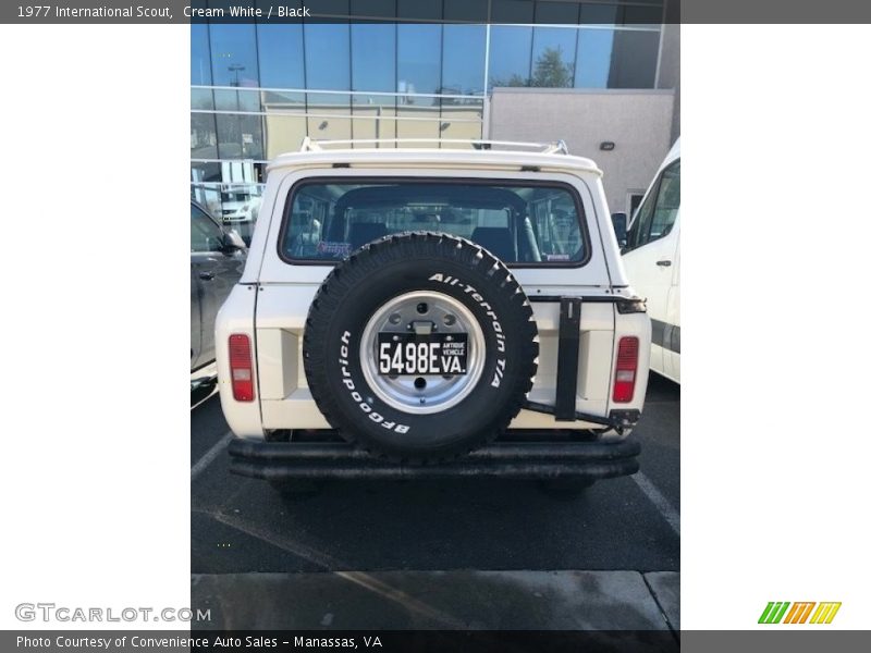 Cream White / Black 1977 International Scout