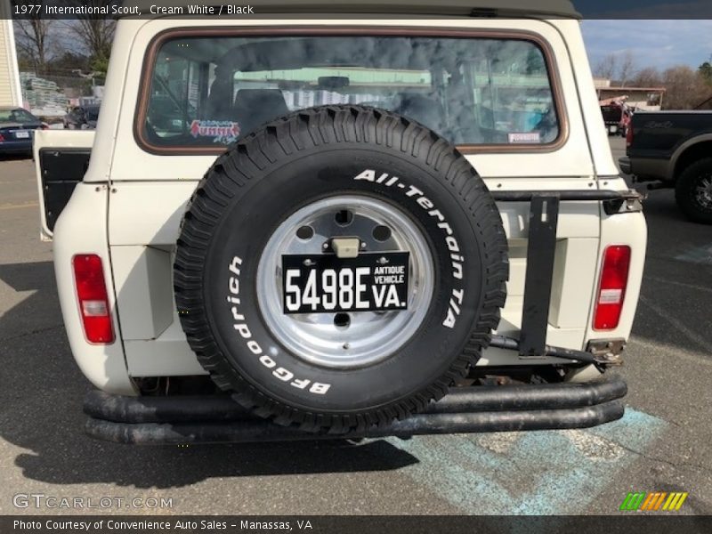 Cream White / Black 1977 International Scout