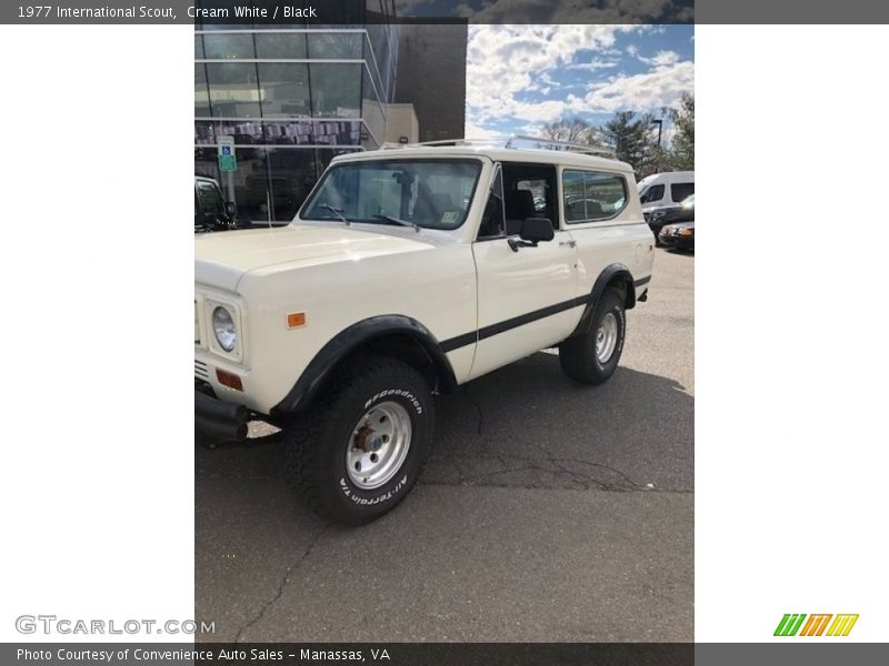 Cream White / Black 1977 International Scout