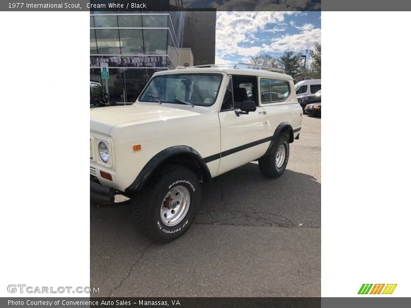 Cream White / Black 1977 International Scout