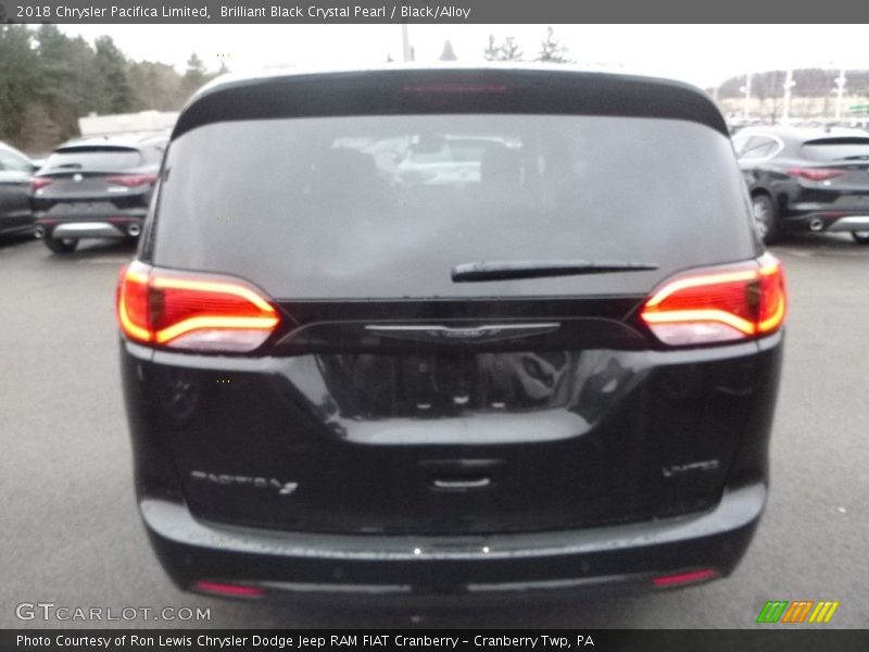 Brilliant Black Crystal Pearl / Black/Alloy 2018 Chrysler Pacifica Limited