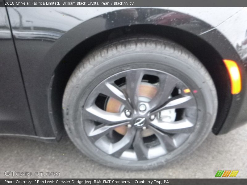 Brilliant Black Crystal Pearl / Black/Alloy 2018 Chrysler Pacifica Limited