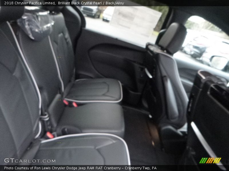 Brilliant Black Crystal Pearl / Black/Alloy 2018 Chrysler Pacifica Limited