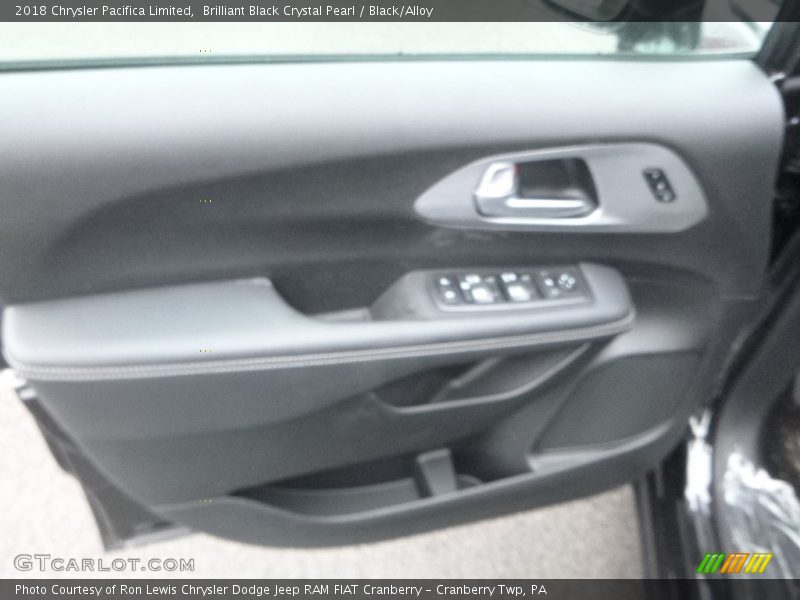 Brilliant Black Crystal Pearl / Black/Alloy 2018 Chrysler Pacifica Limited