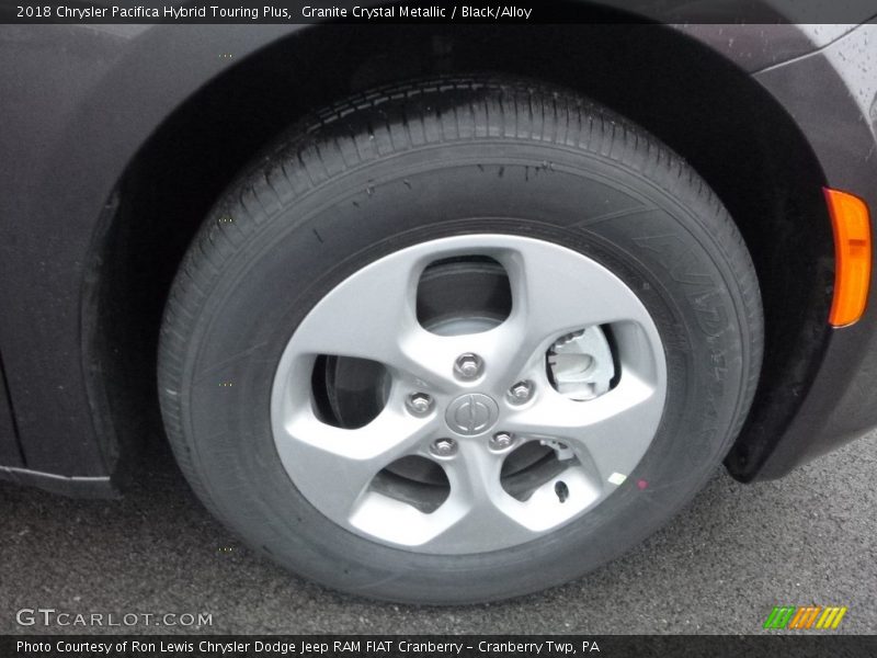 Granite Crystal Metallic / Black/Alloy 2018 Chrysler Pacifica Hybrid Touring Plus