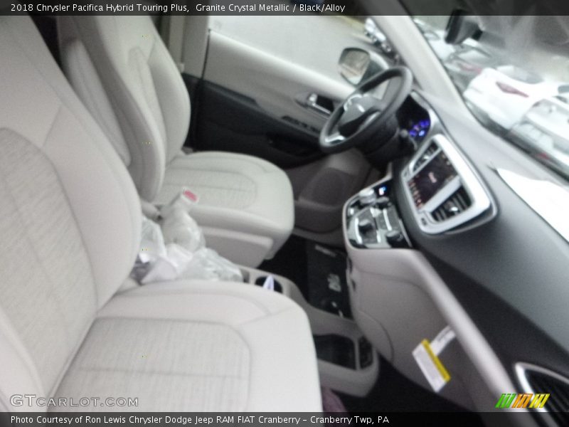 Granite Crystal Metallic / Black/Alloy 2018 Chrysler Pacifica Hybrid Touring Plus