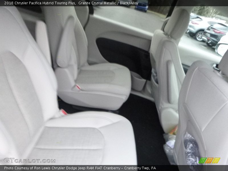 Granite Crystal Metallic / Black/Alloy 2018 Chrysler Pacifica Hybrid Touring Plus