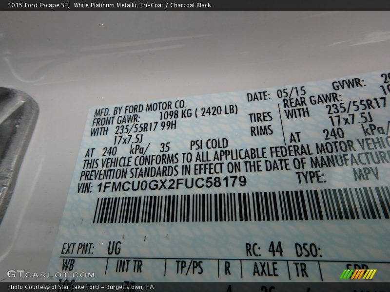 White Platinum Metallic Tri-Coat / Charcoal Black 2015 Ford Escape SE