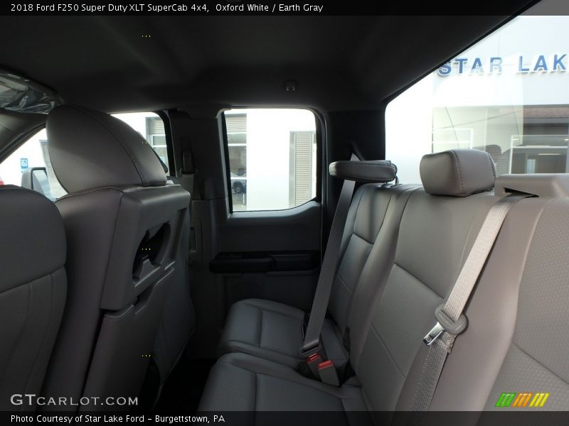 Oxford White / Earth Gray 2018 Ford F250 Super Duty XLT SuperCab 4x4