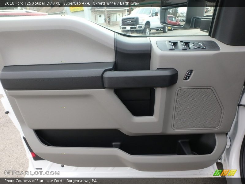 Oxford White / Earth Gray 2018 Ford F250 Super Duty XLT SuperCab 4x4