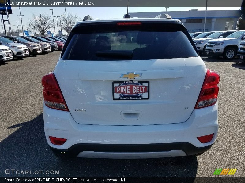 Summit White / Jet Black 2018 Chevrolet Trax LT