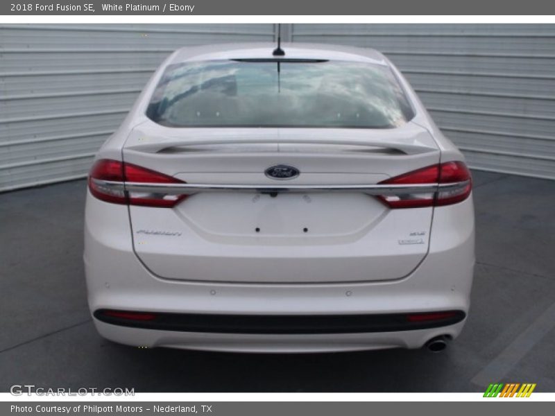 White Platinum / Ebony 2018 Ford Fusion SE