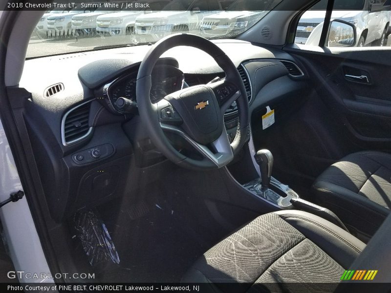 Summit White / Jet Black 2018 Chevrolet Trax LT
