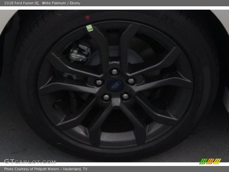 White Platinum / Ebony 2018 Ford Fusion SE