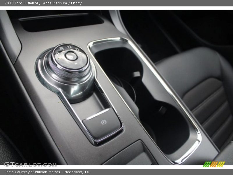 White Platinum / Ebony 2018 Ford Fusion SE