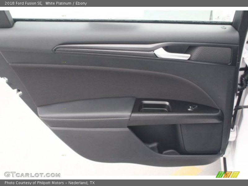 White Platinum / Ebony 2018 Ford Fusion SE