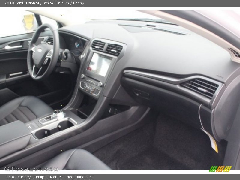 White Platinum / Ebony 2018 Ford Fusion SE