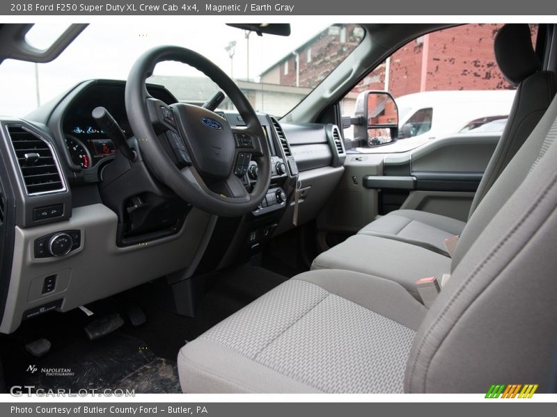 Magnetic / Earth Gray 2018 Ford F250 Super Duty XL Crew Cab 4x4