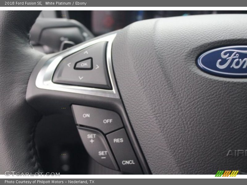 White Platinum / Ebony 2018 Ford Fusion SE