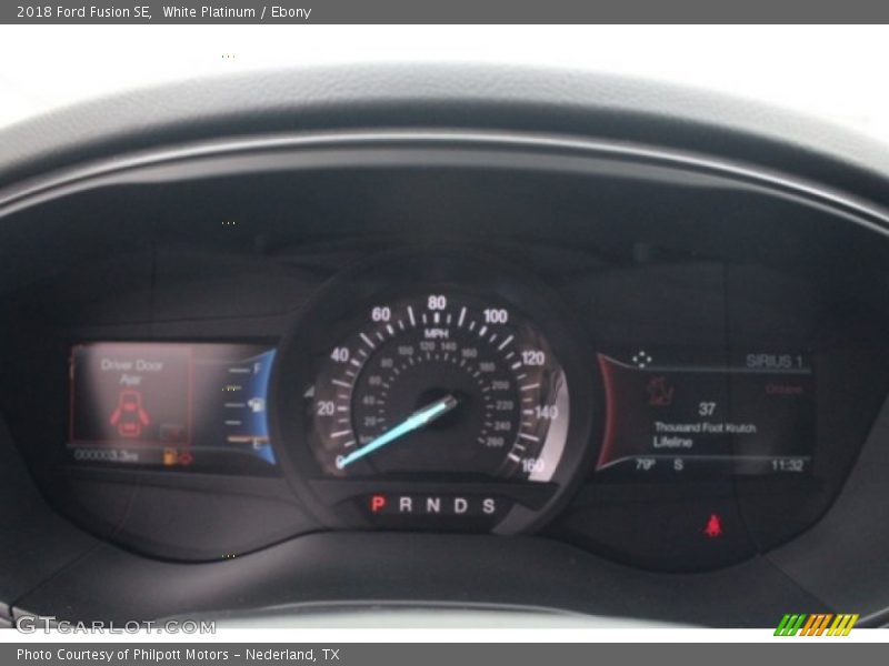 White Platinum / Ebony 2018 Ford Fusion SE