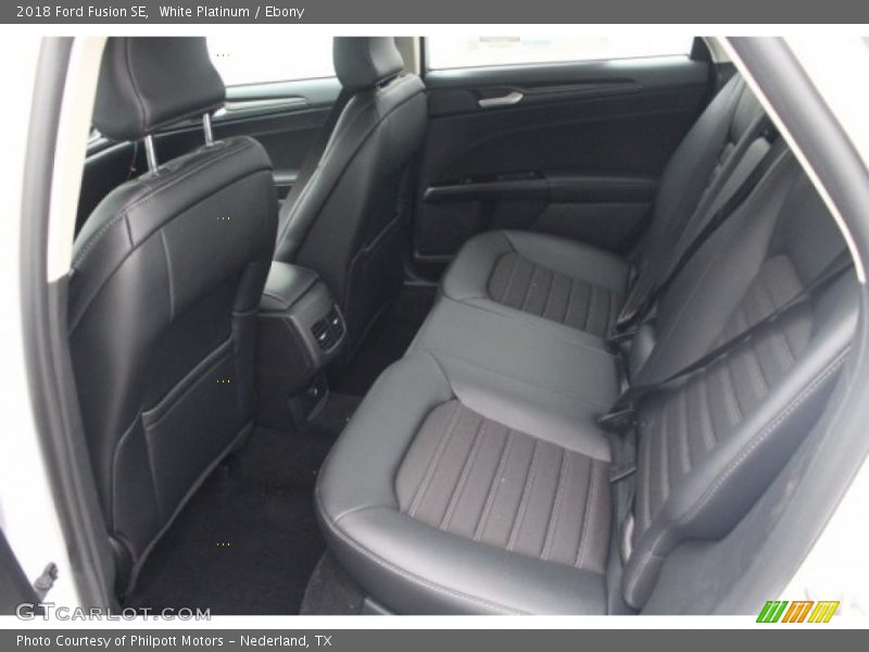 White Platinum / Ebony 2018 Ford Fusion SE