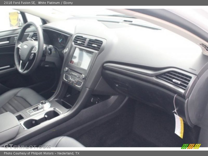 White Platinum / Ebony 2018 Ford Fusion SE