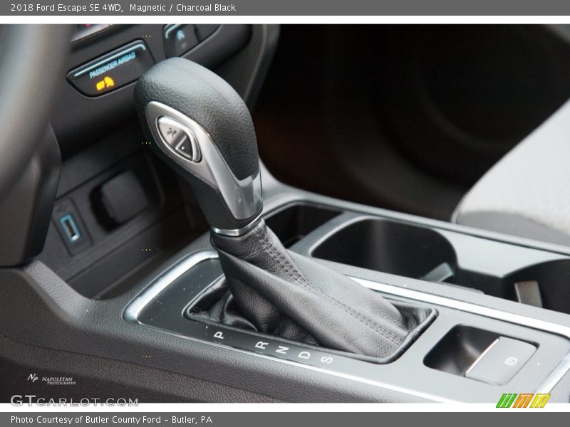 Magnetic / Charcoal Black 2018 Ford Escape SE 4WD