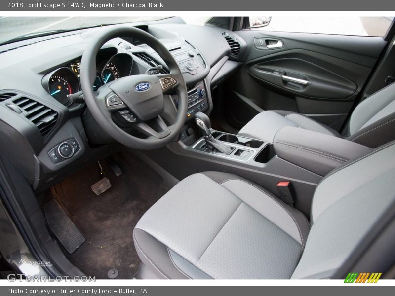 Magnetic / Charcoal Black 2018 Ford Escape SE 4WD