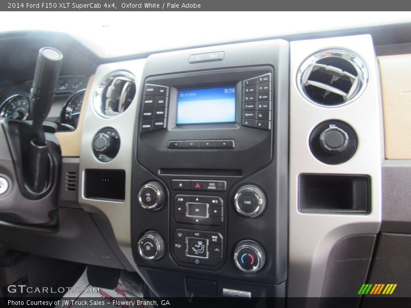 Oxford White / Pale Adobe 2014 Ford F150 XLT SuperCab 4x4