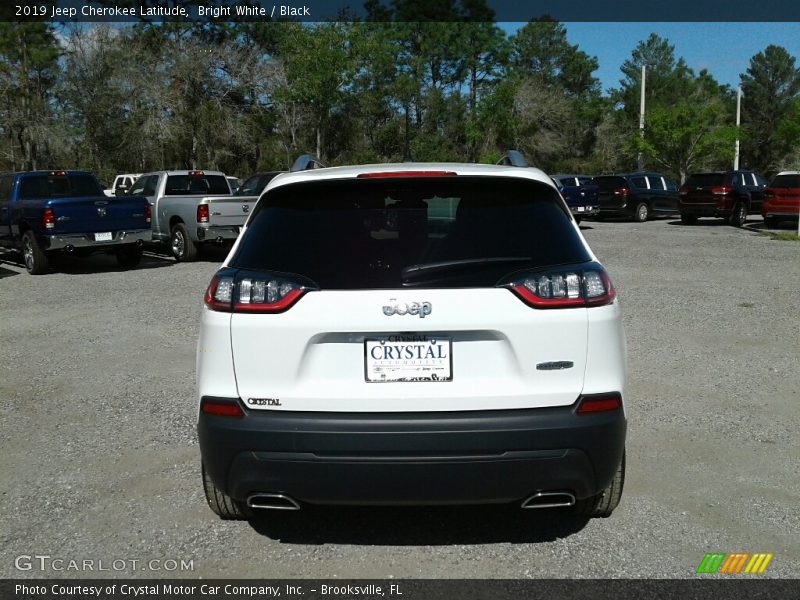 Bright White / Black 2019 Jeep Cherokee Latitude