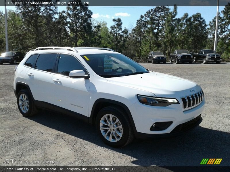 Bright White / Black 2019 Jeep Cherokee Latitude