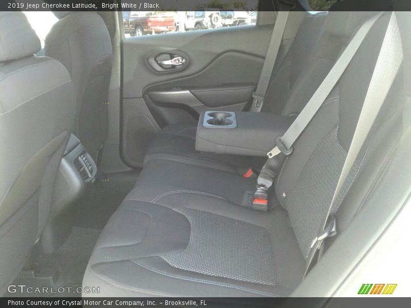 Bright White / Black 2019 Jeep Cherokee Latitude