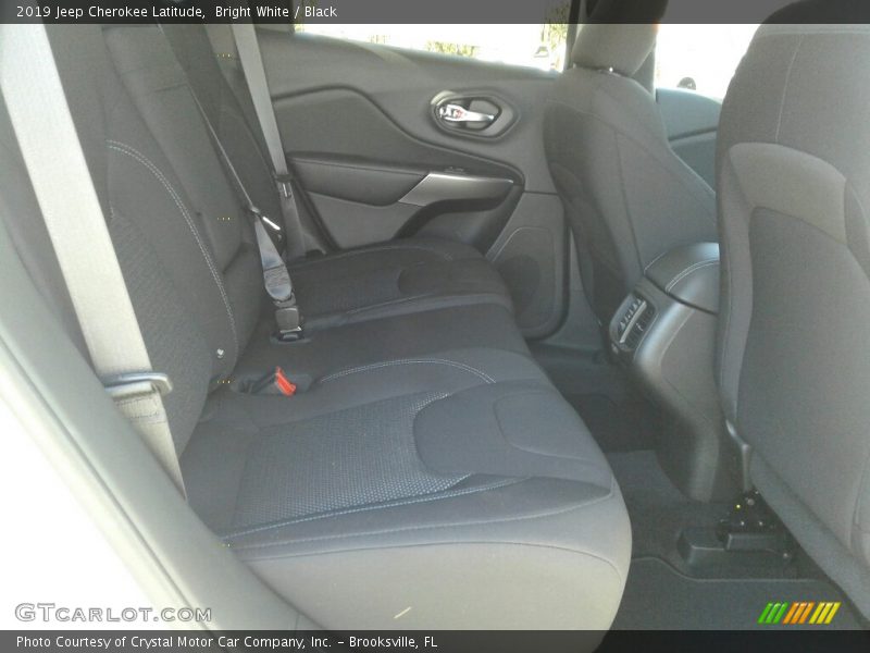 Bright White / Black 2019 Jeep Cherokee Latitude