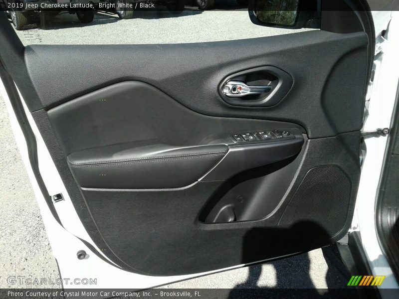 Bright White / Black 2019 Jeep Cherokee Latitude