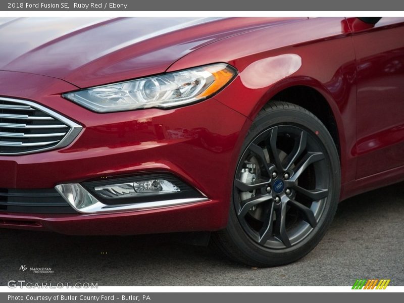 Ruby Red / Ebony 2018 Ford Fusion SE