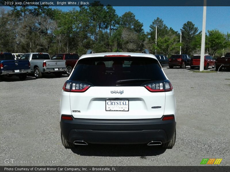 Bright White / Black 2019 Jeep Cherokee Latitude