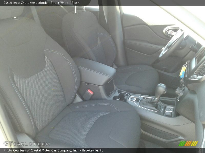 Bright White / Black 2019 Jeep Cherokee Latitude