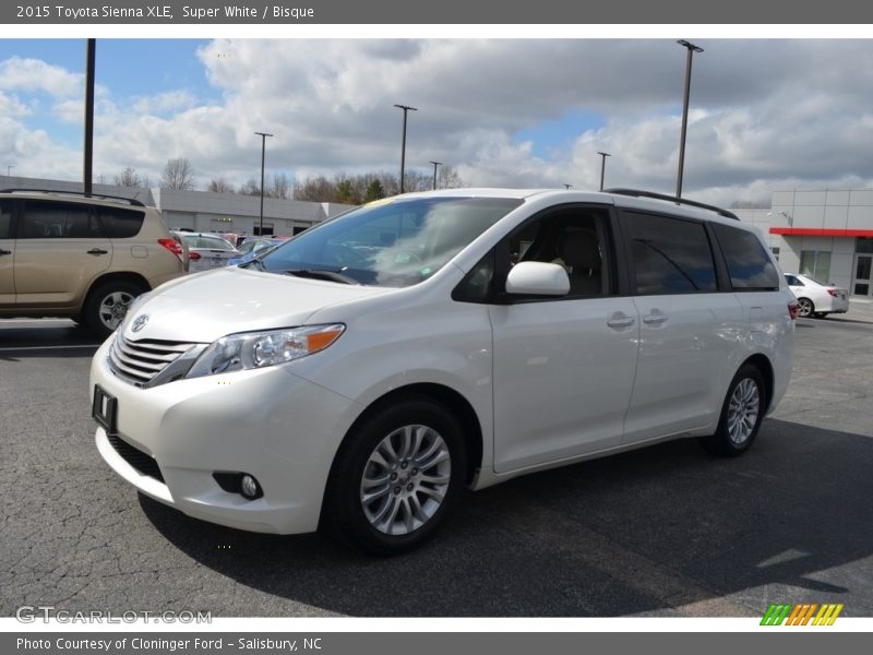 Super White / Bisque 2015 Toyota Sienna XLE