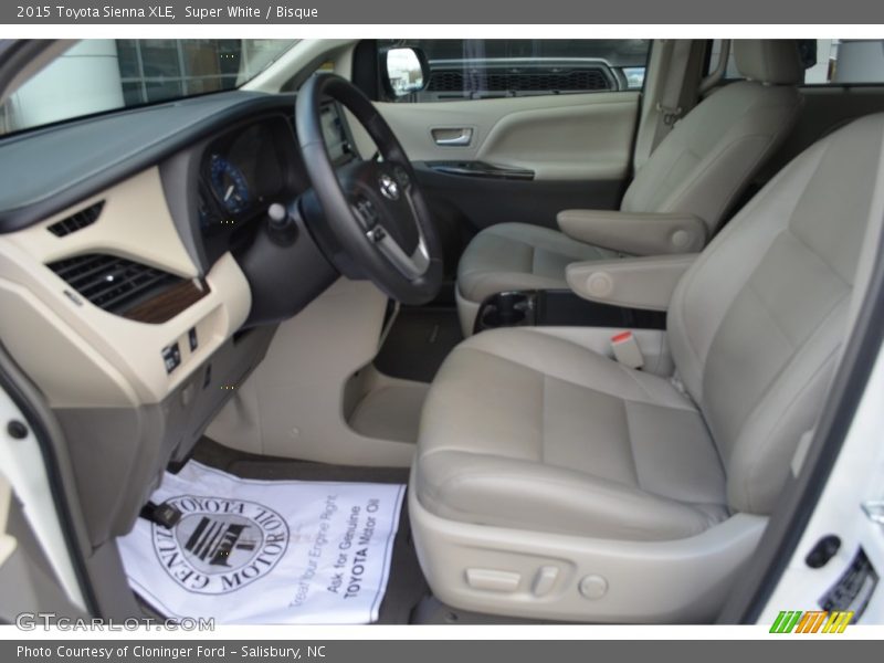 Super White / Bisque 2015 Toyota Sienna XLE